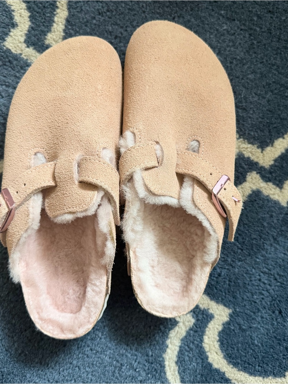 NWOT Birkenstock Suede Shearling Clogs in Blush Sz 36 - Picture 2 of 3